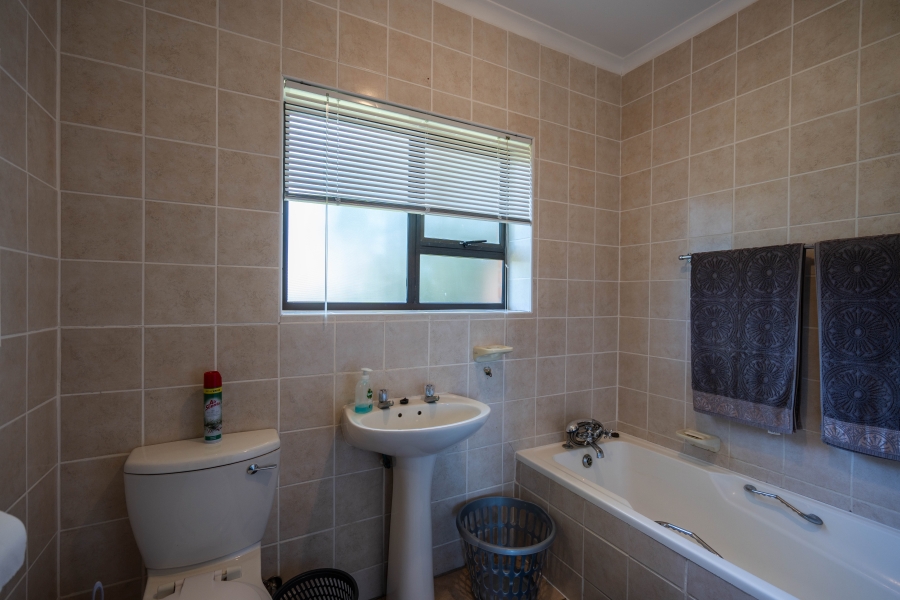 3 Bedroom Property for Sale in Seafield Eastern Cape